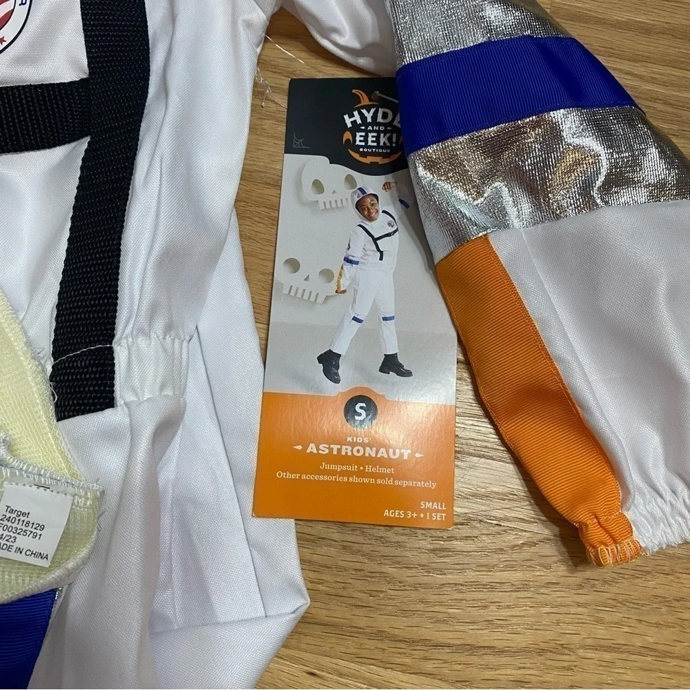 Astronaut Jumpsuit Costume NEW Kids Small Helmet Halloween Pretend Play Target - Picture 2 of 5